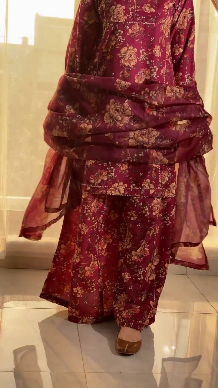 Women Cotton Rayon Kurta Palazzo Dupatta Set - Image 4