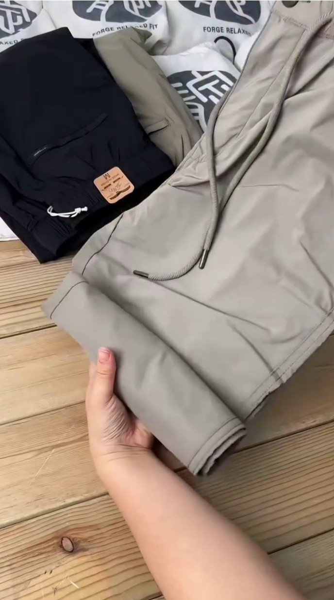 Men Relaxed Fit Jogger Pants with Insert Pockets
